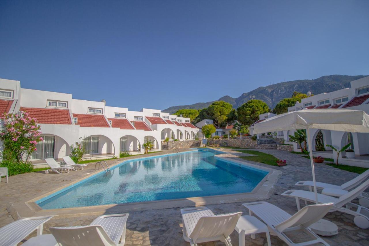 Club Lapethos Bungalow