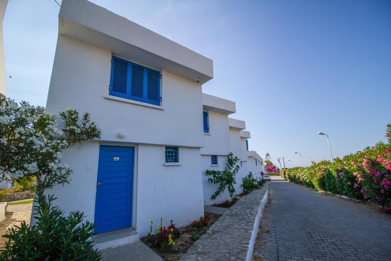 Отель Club Lapethos Bungalow Кирения