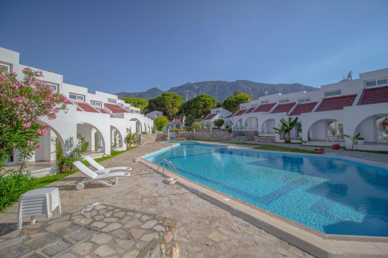 Club Lapethos Bungalow